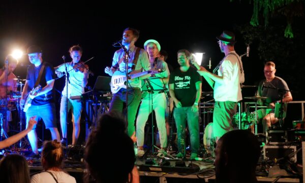 (c) Roberto Bob Motta