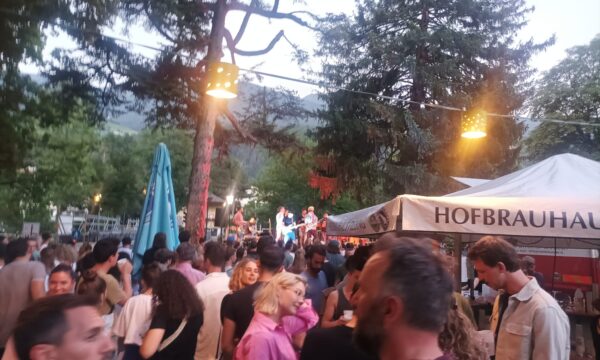 (c) Roberto Bob Motta