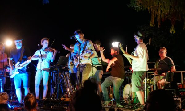 (c) Roberto Bob Motta