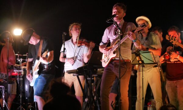 (c) Roberto Bob Motta