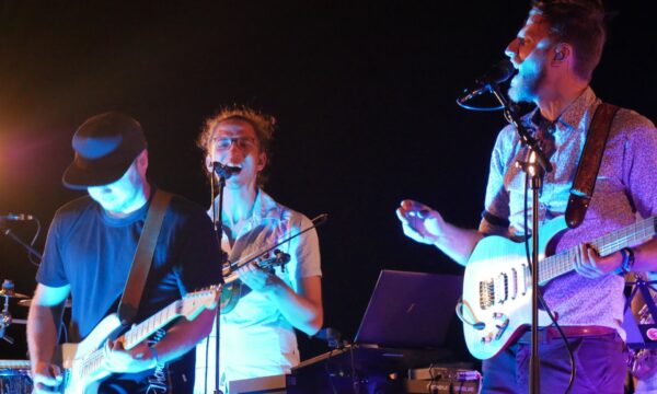 (c) Roberto Bob Motta