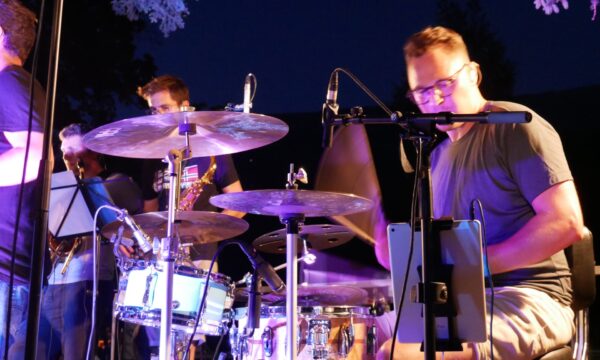 (c) Roberto Bob Motta